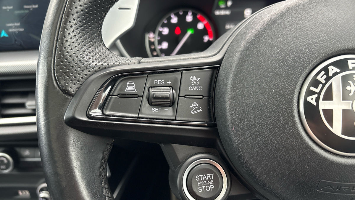 Alfa Romeo Stelvio Image 13