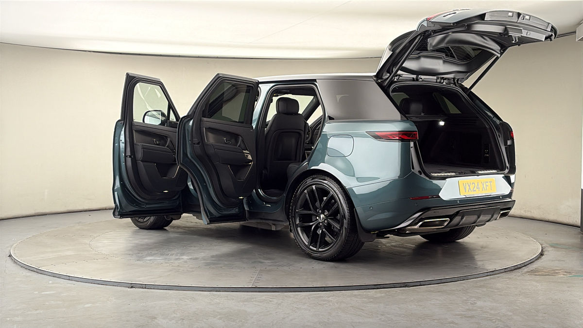 More views of Land Rover Range Rover Sport