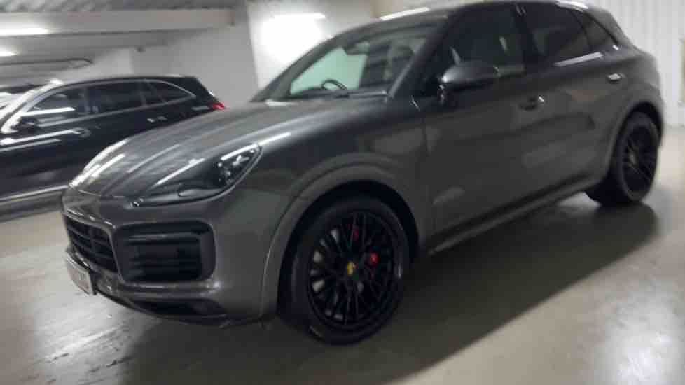 More views of Porsche Cayenne