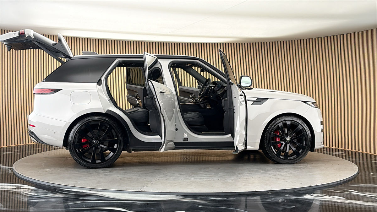 More views of Land Rover Range Rover Sport