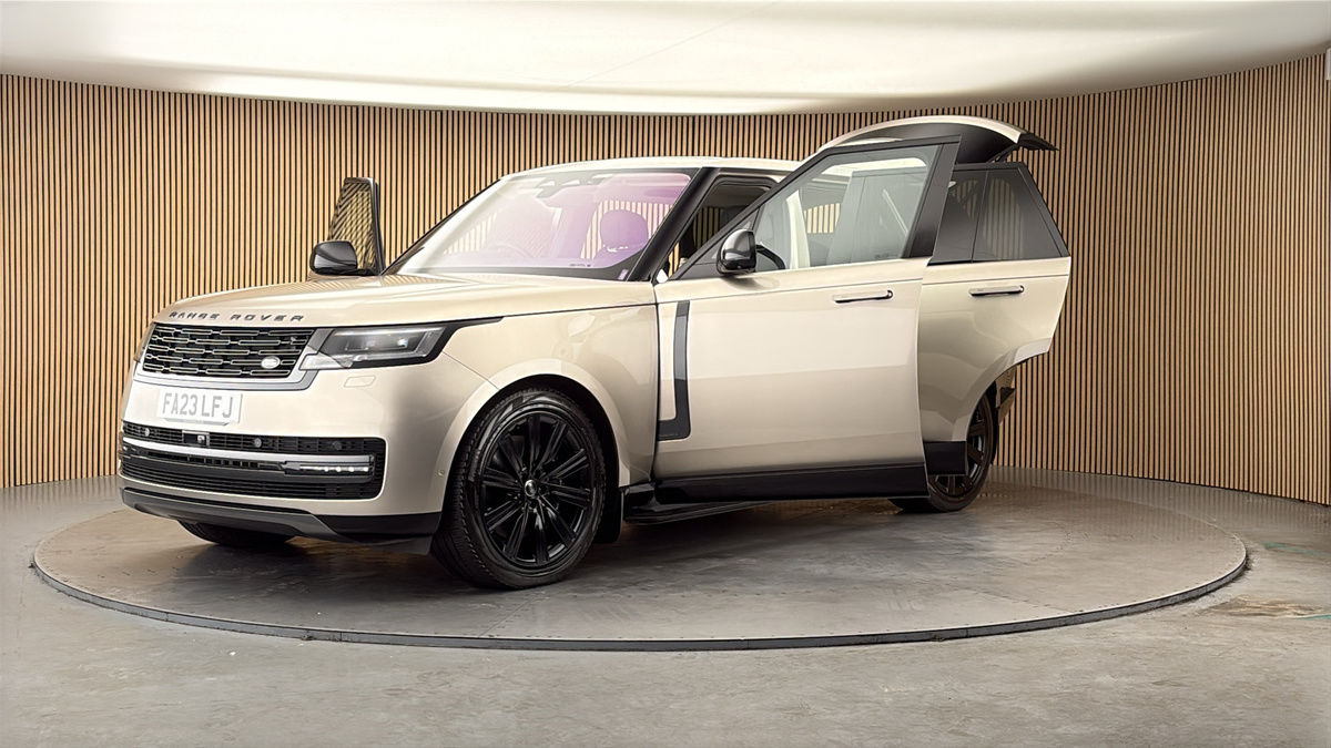 More views of Land Rover Range Rover