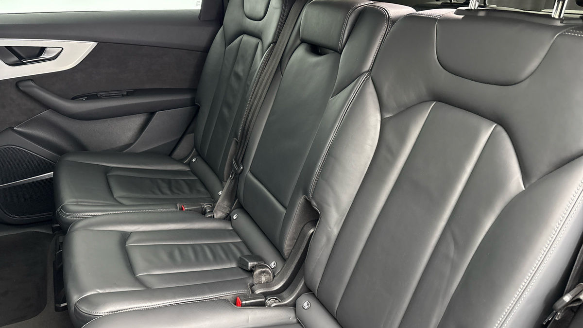 Audi Q7 Image 8