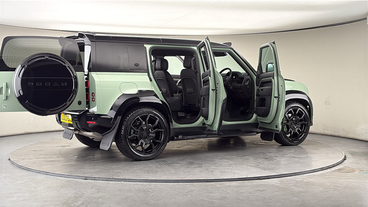 More views of Land Rover Defender 110