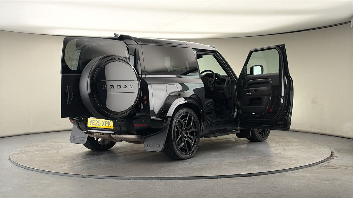 More views of Land Rover Defender 90