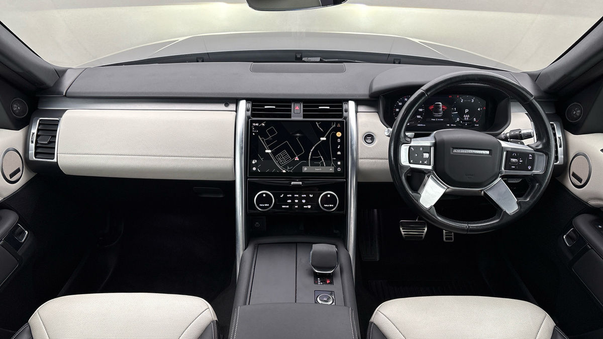 Land Rover Discovery Image 12