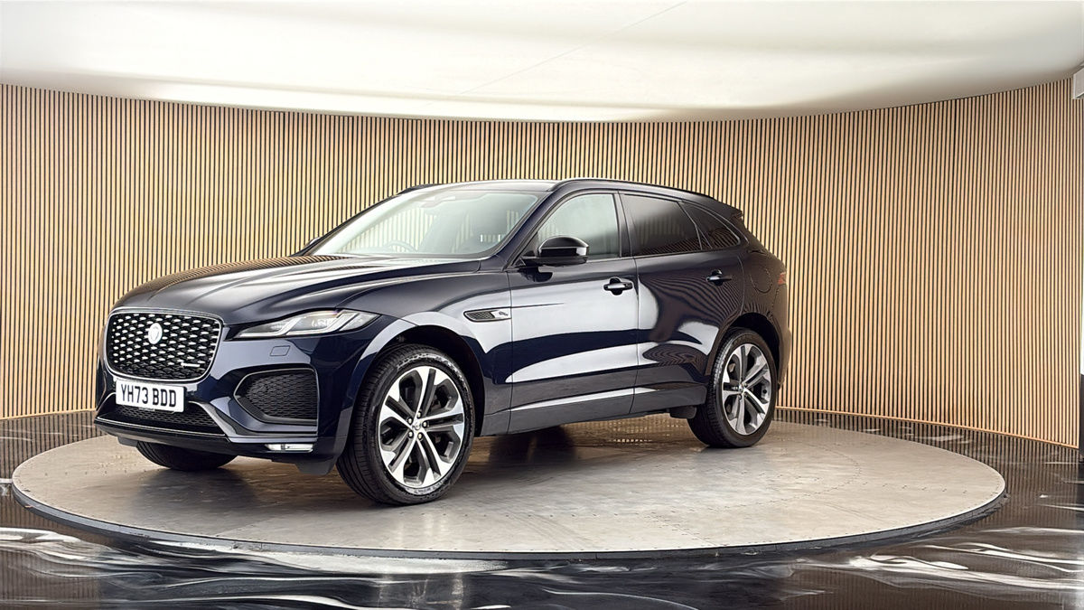 Jaguar F-PACE Image 20