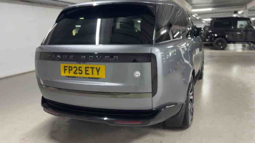 More views of Land Rover Range Rover