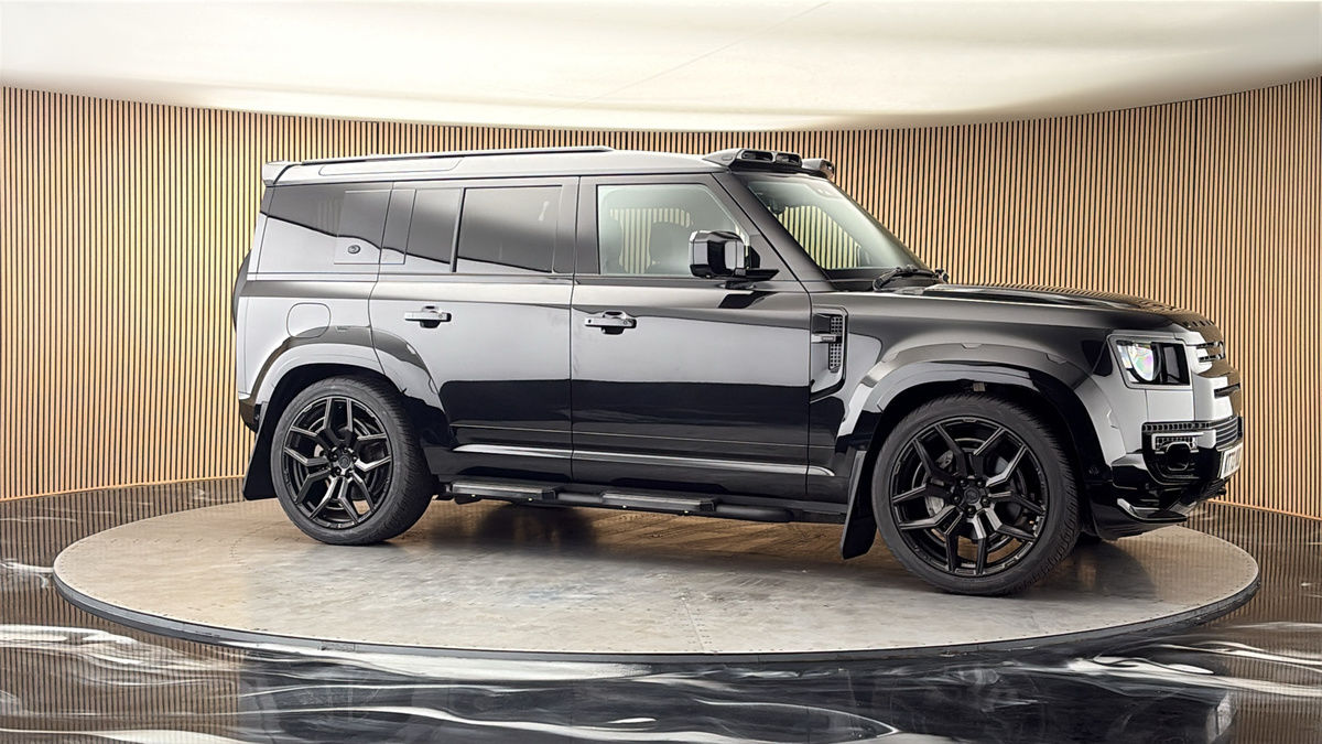More views of Land Rover Defender 110