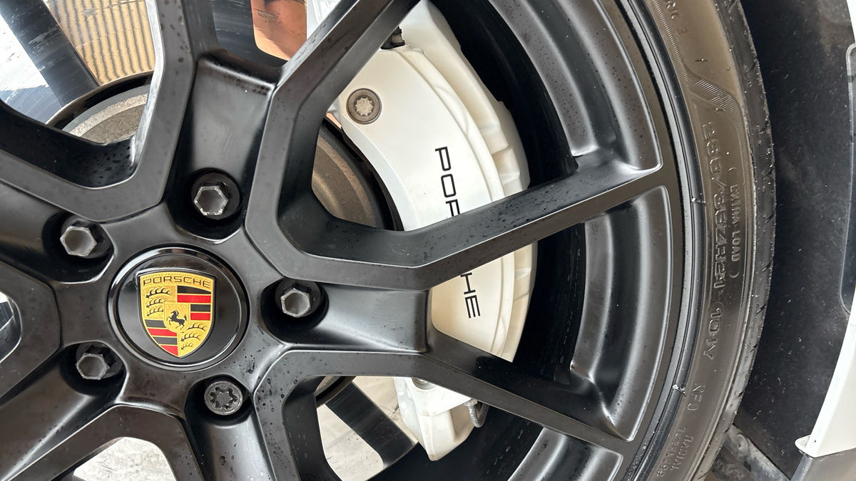 Porsche Taycan Image 25