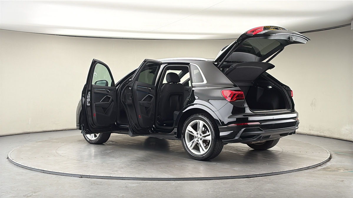 More views of Audi Q3