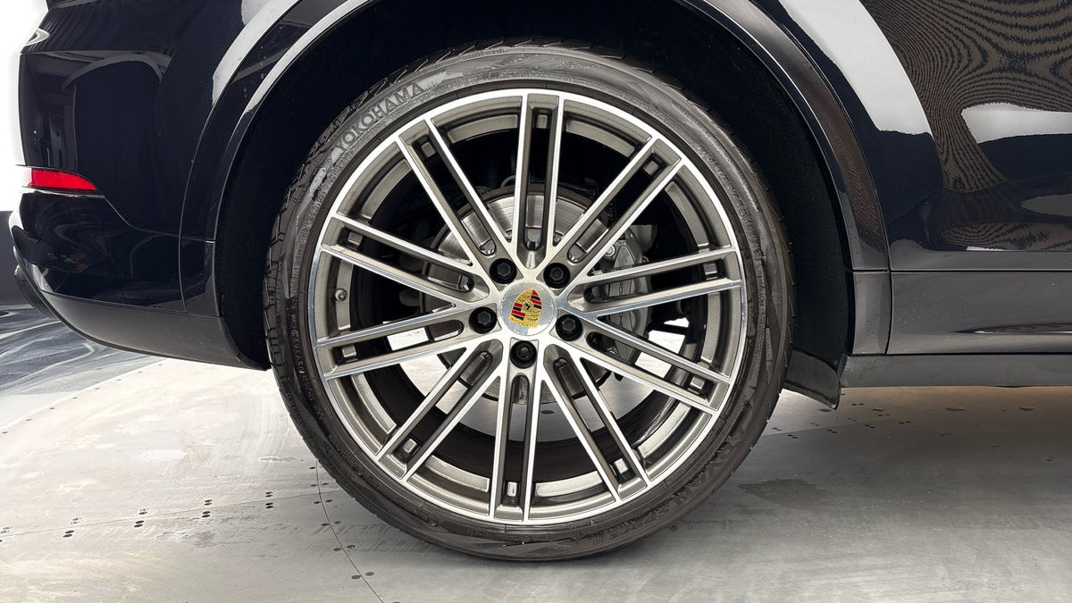 Porsche Cayenne Image 10