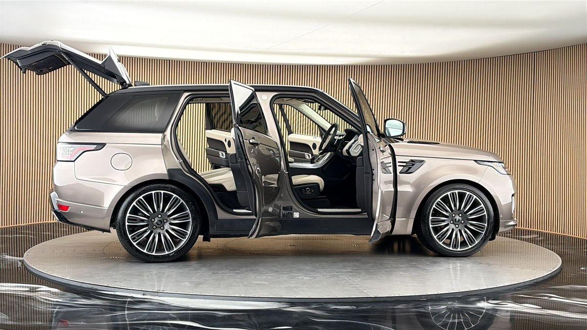 More views of Land Rover Range Rover Sport