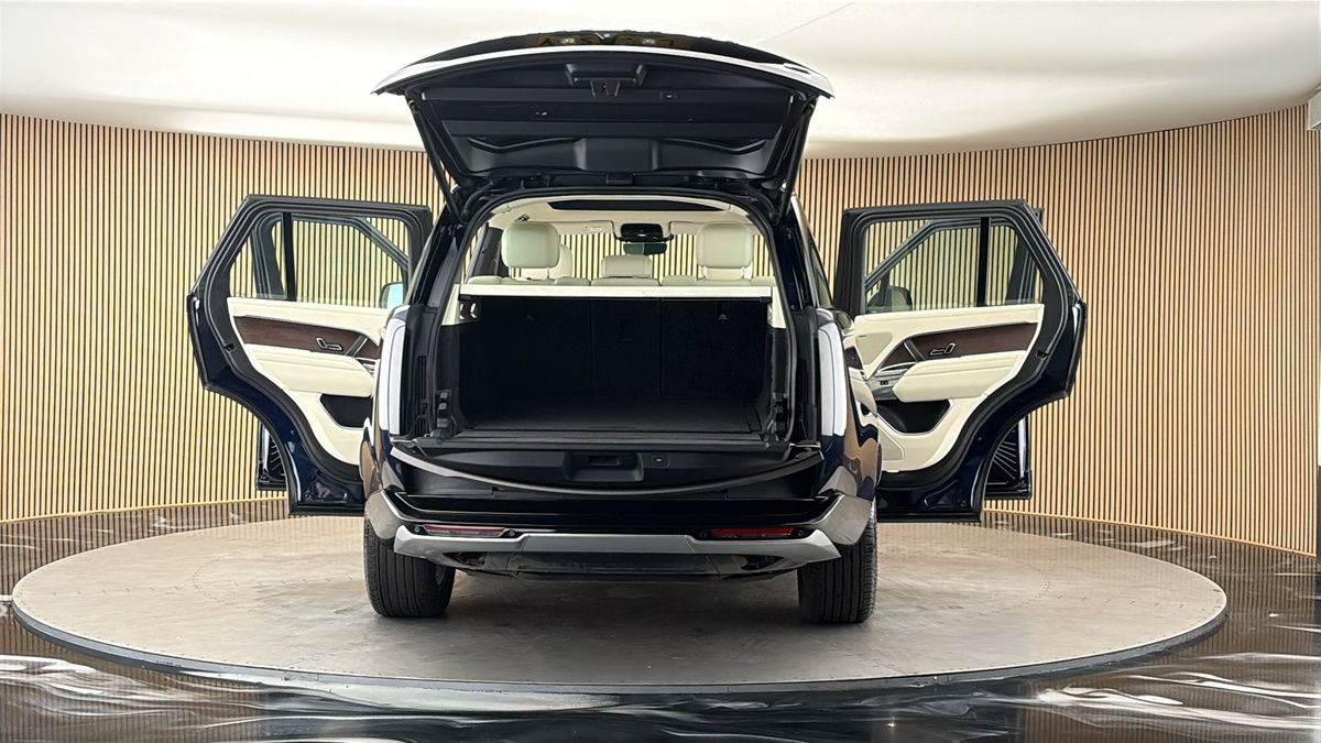 More views of Land Rover Range Rover