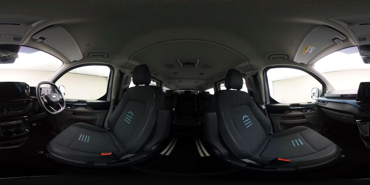 More views of Ford Tourneo Custom V710