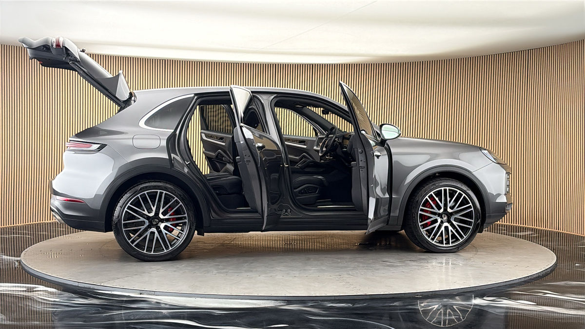 More views of Porsche Cayenne