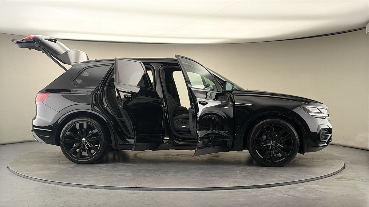 More views of Volkswagen Touareg