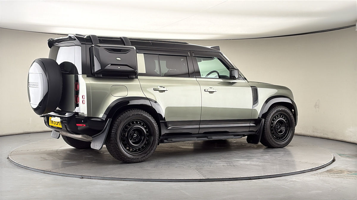 More views of Land Rover Defender 110