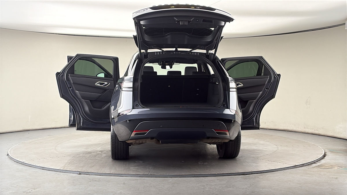 More views of Land Rover Range Rover Velar