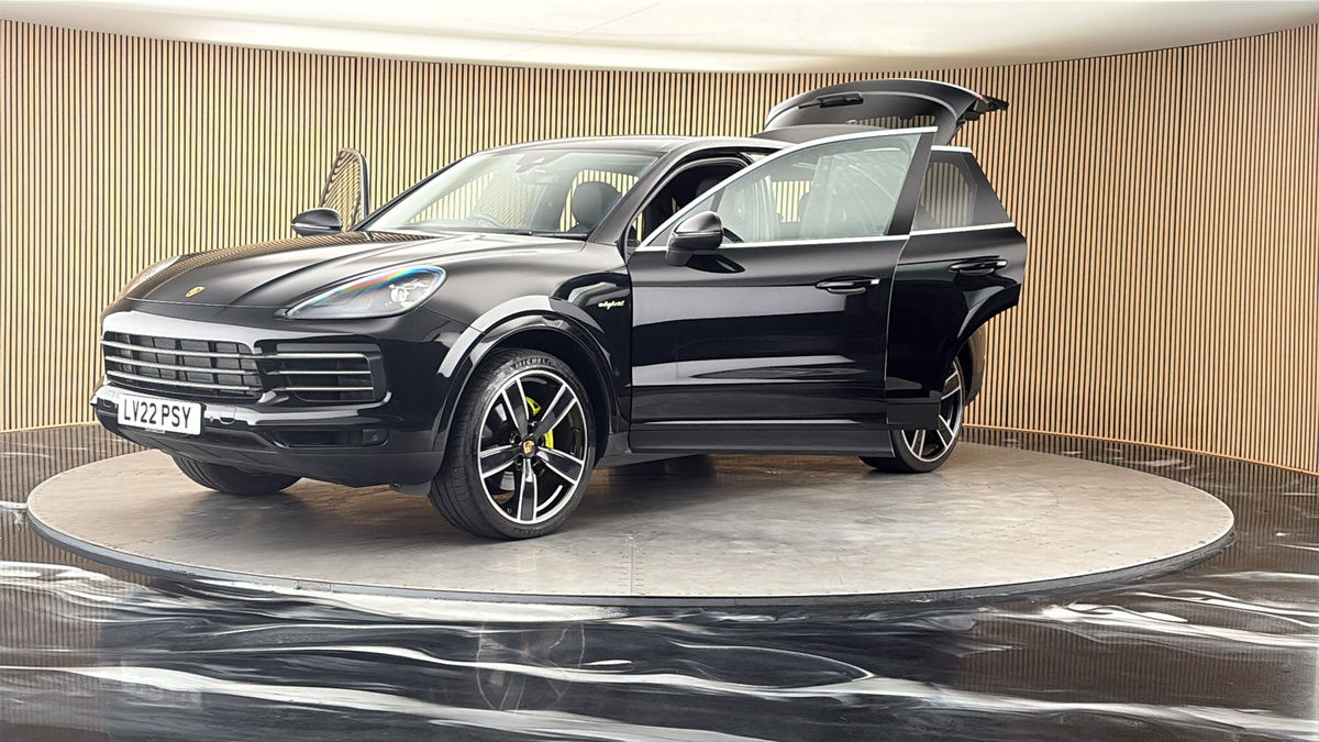 More views of Porsche Cayenne