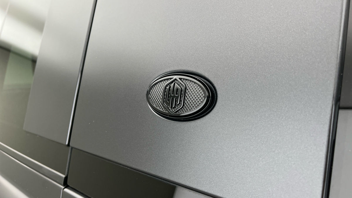 Land Rover Defender 110 Urban Image 51