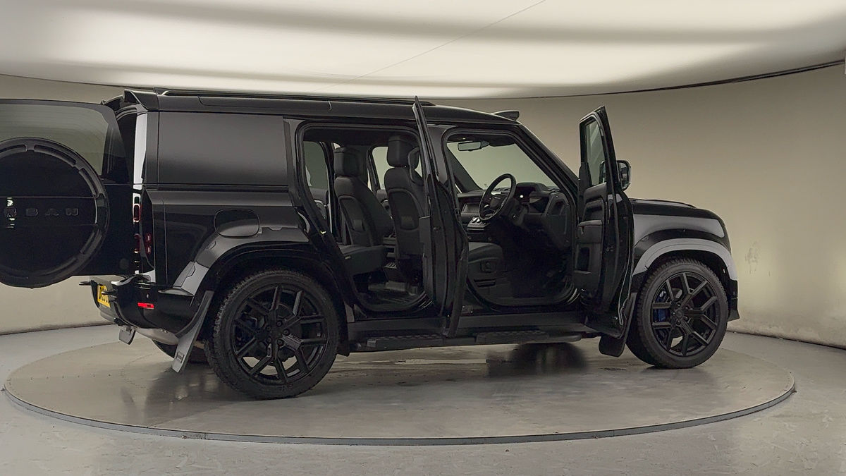 More views of Land Rover Defender 110