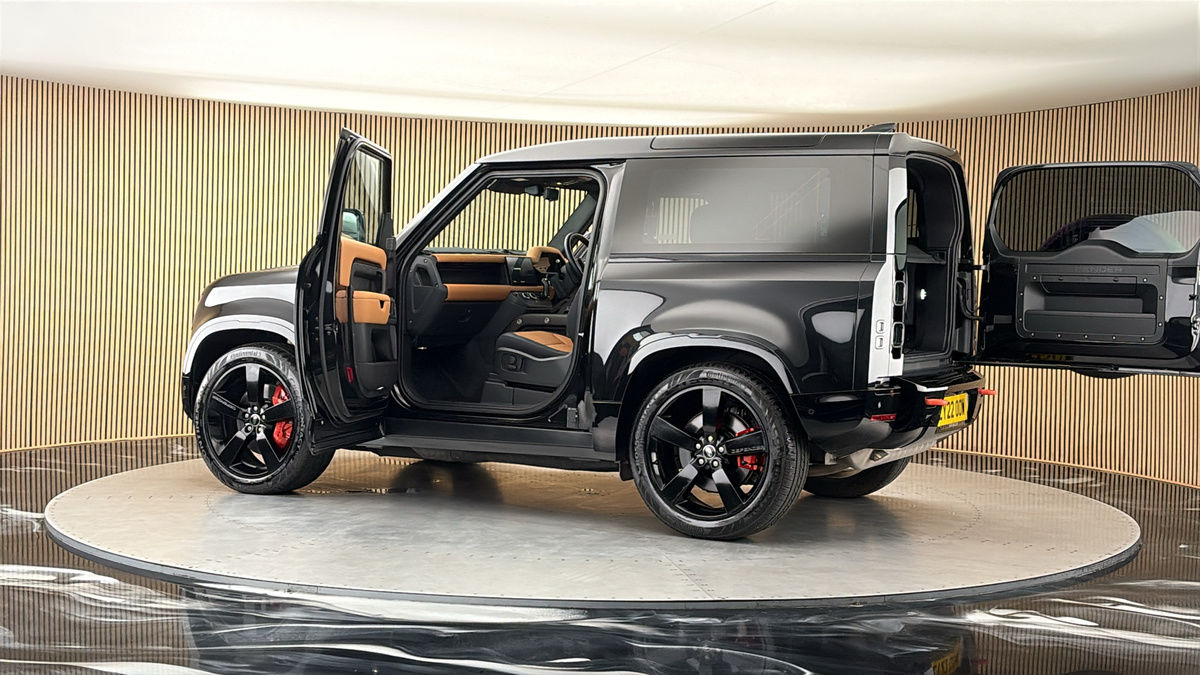 More views of Land Rover Defender 90