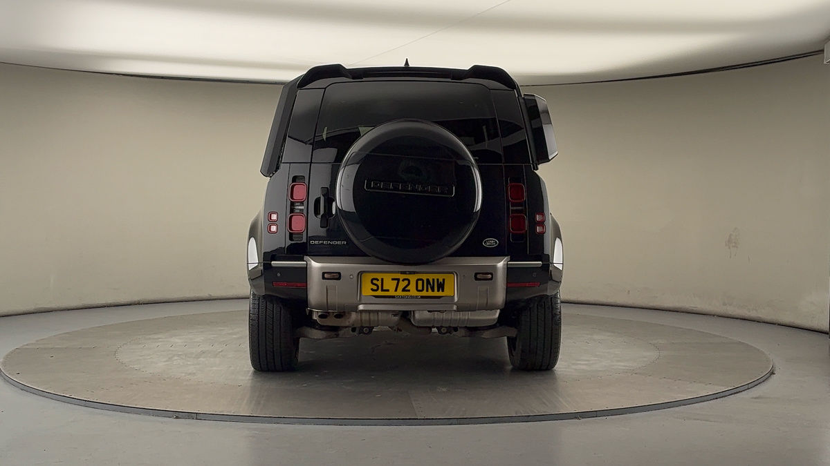 Land Rover Defender 110 Image 4