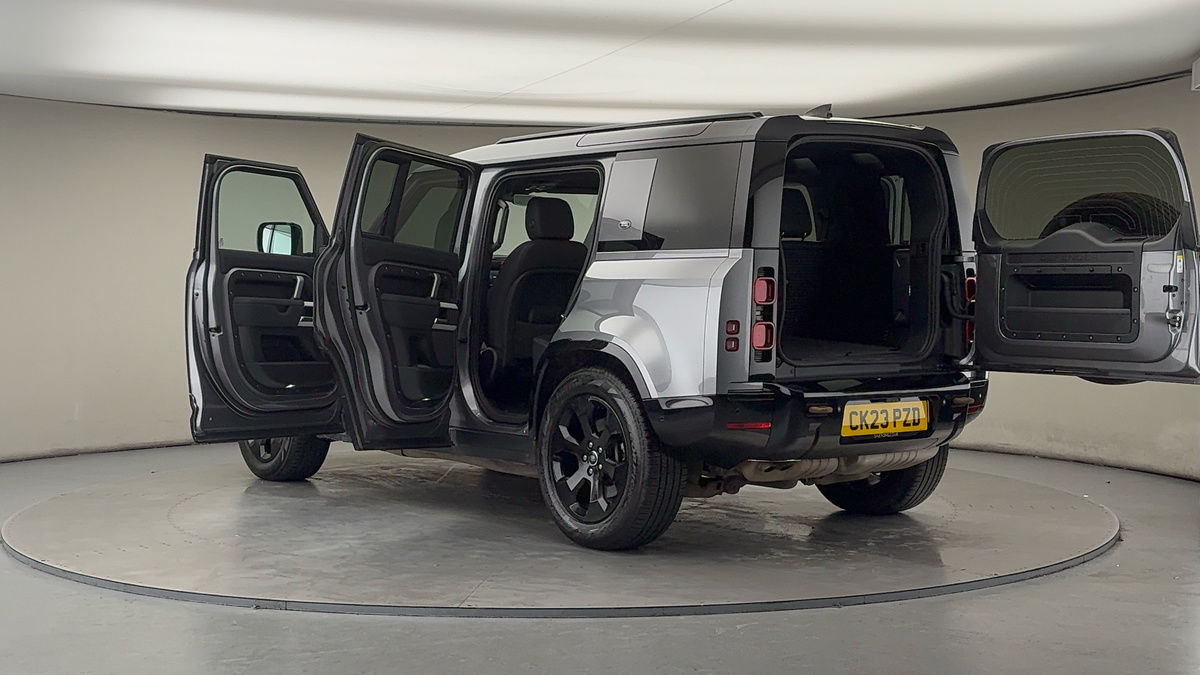 More views of Land Rover Defender 110