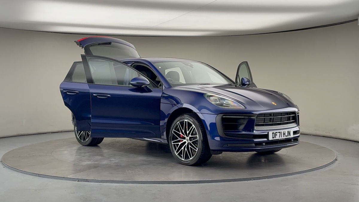 More views of Porsche Macan