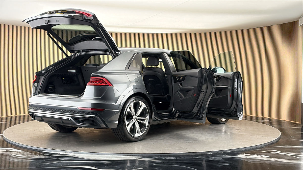 More views of Audi Q8