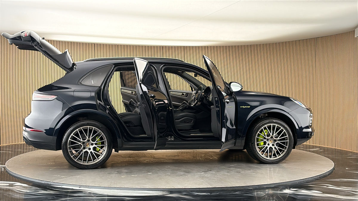 More views of Porsche Cayenne