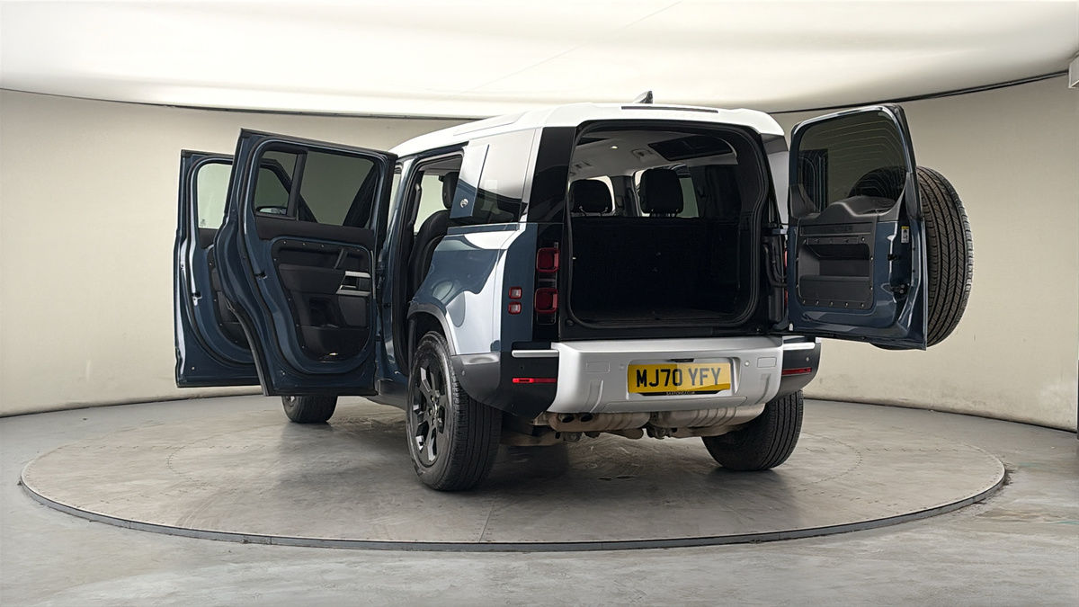 More views of Land Rover Defender 110