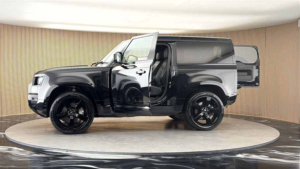 More views of Land Rover Defender 90