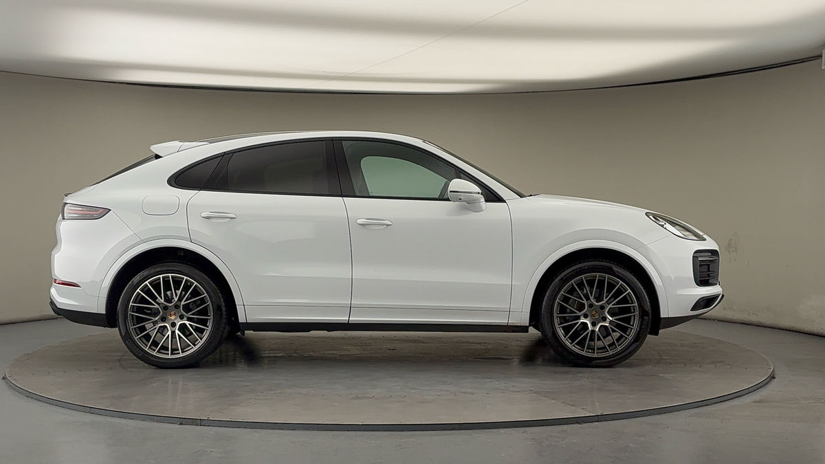 Porsche Cayenne Image 16