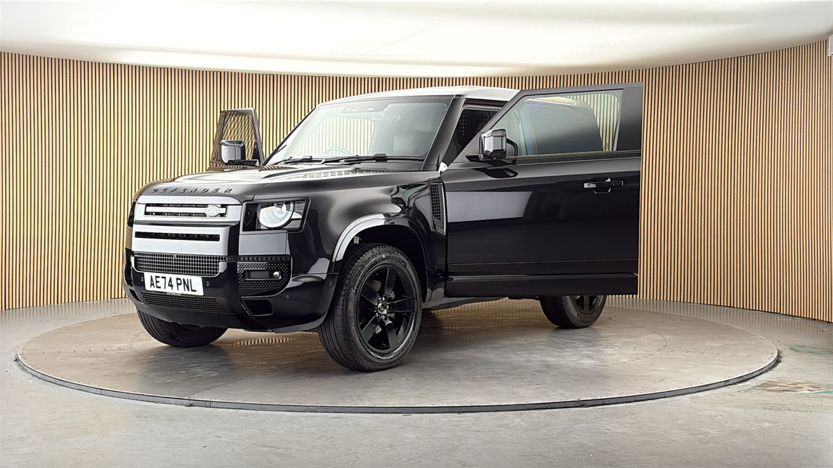 More views of Land Rover Defender 90
