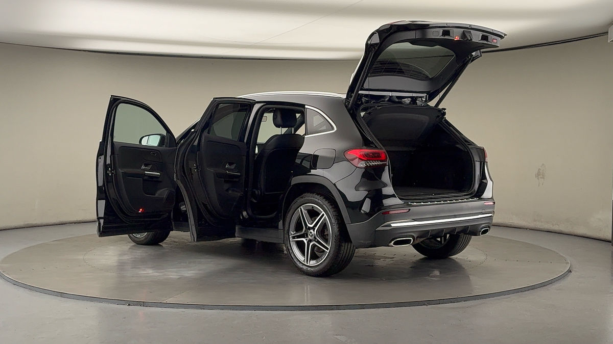 More views of Mercedes-Benz GLA