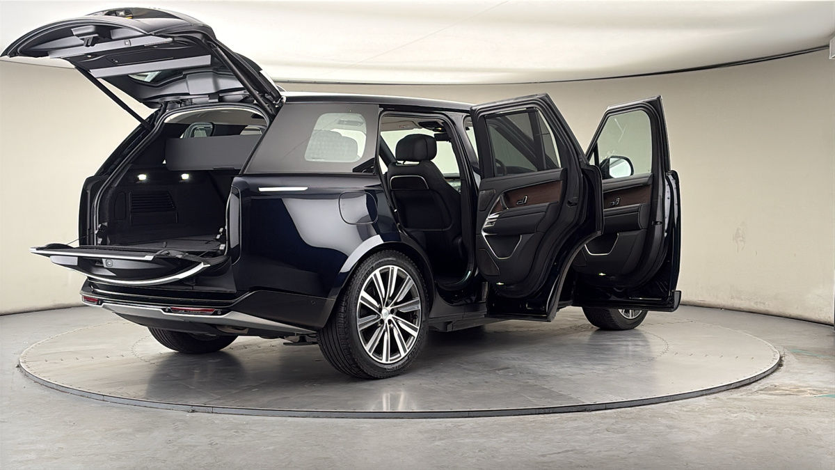 More views of Land Rover Range Rover