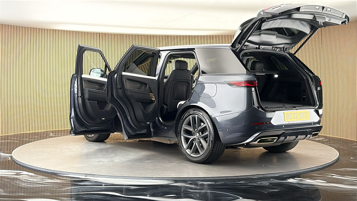 More views of Land Rover Range Rover Sport