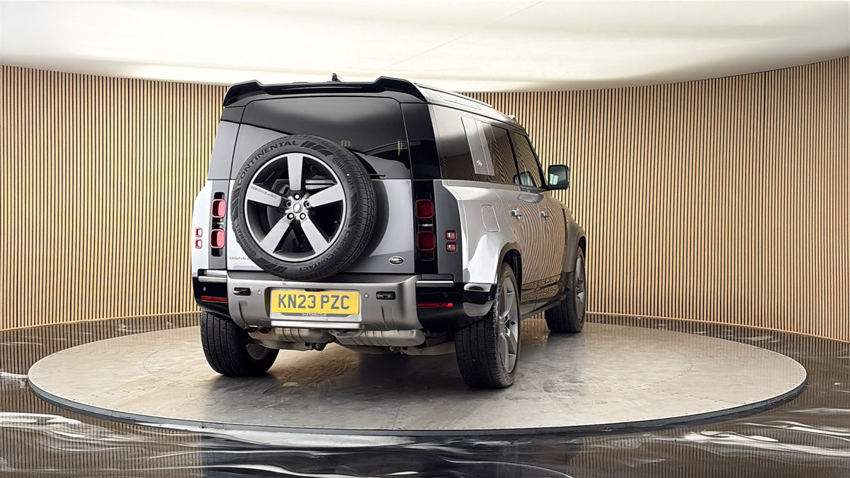 More views of Land Rover Defender 110