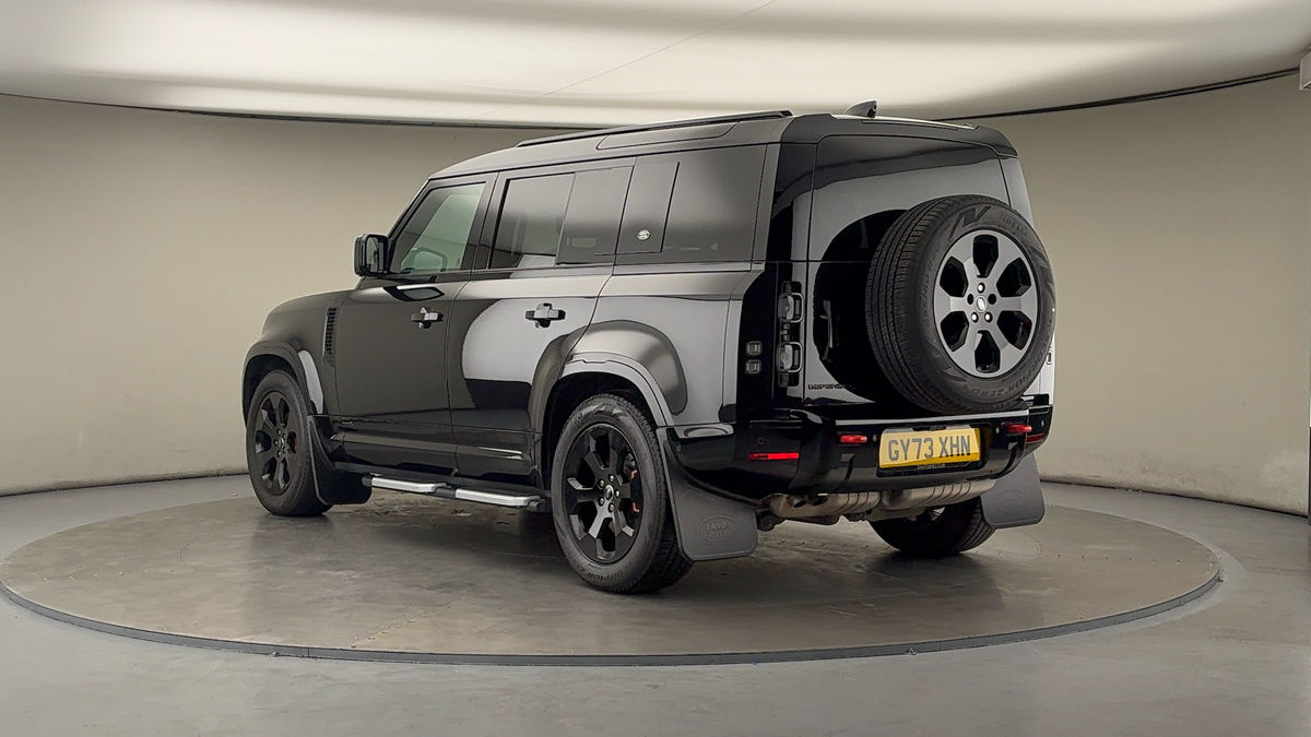 Land Rover Defender 110 Image 2