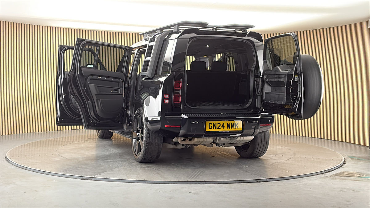 More views of Land Rover Defender 110
