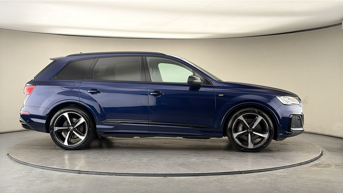 More views of Audi Q7