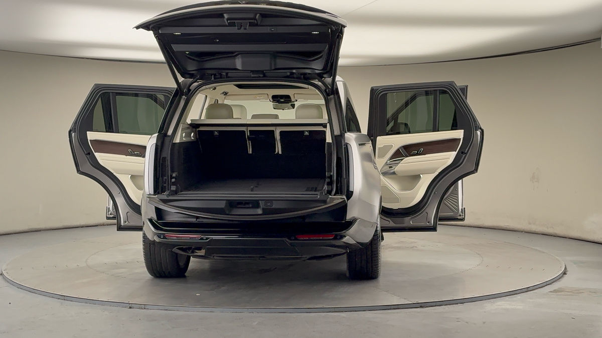 More views of Land Rover Range Rover