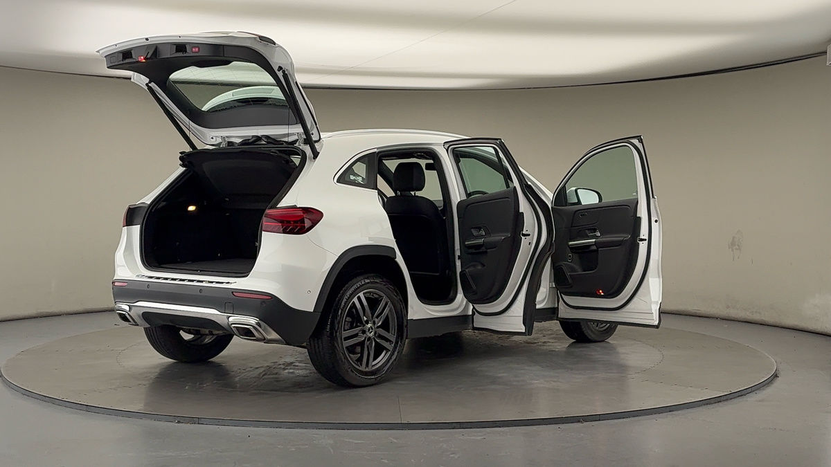 More views of Mercedes-Benz GLA