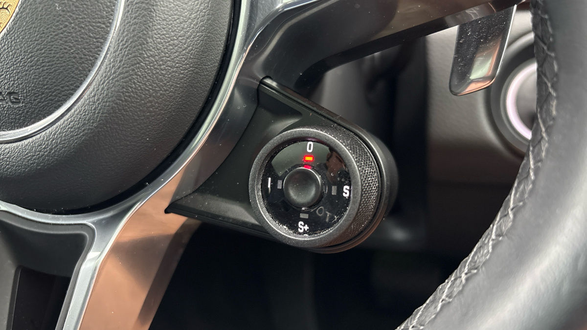 Porsche Cayenne Image 29