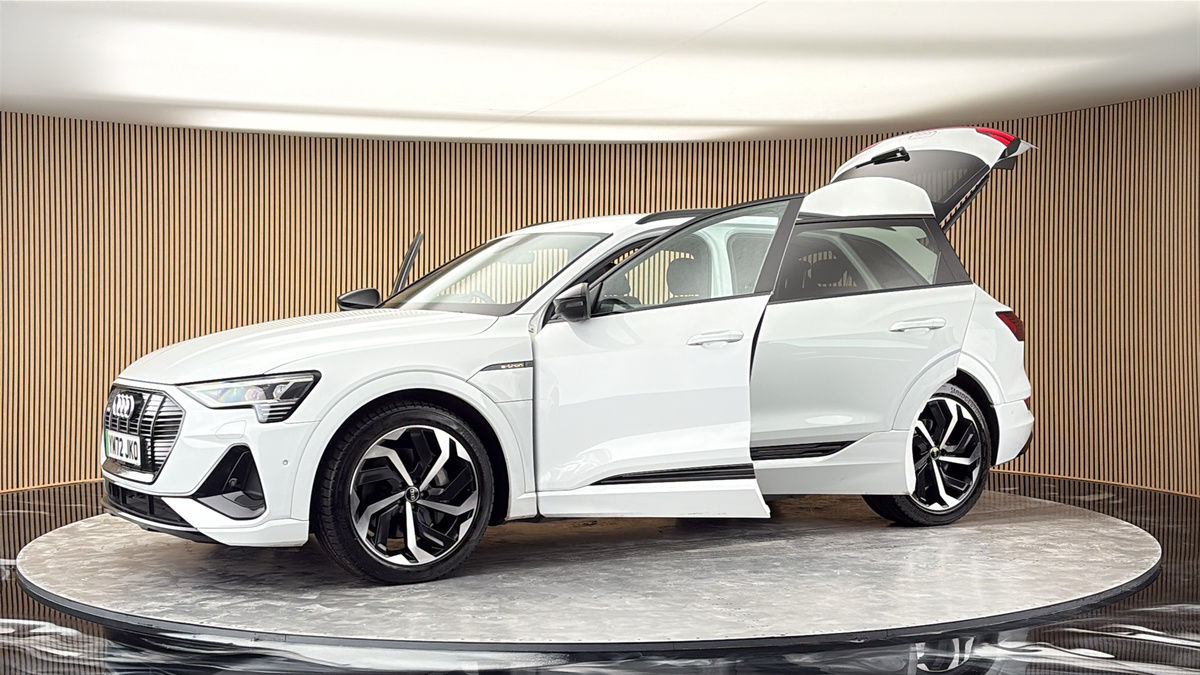 More views of Audi e-tron