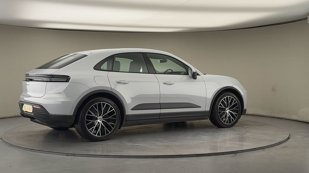More views of Porsche Macan