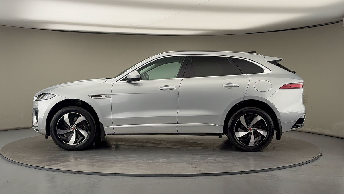 Jaguar F-PACE Image 15