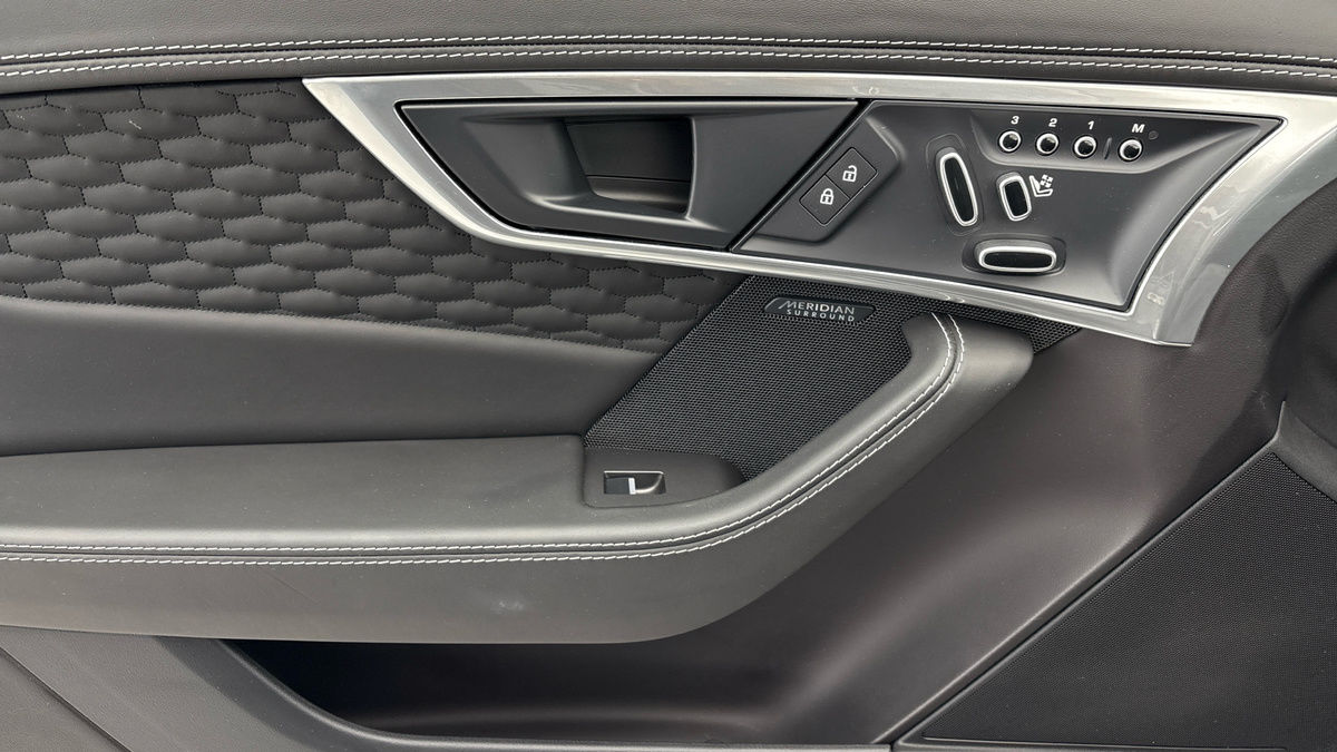 Jaguar F-Type Image 19