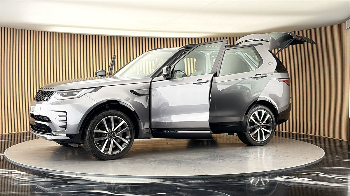 More views of Land Rover Discovery